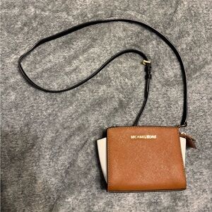 Michael Kors two-toned cross body- never used ✨